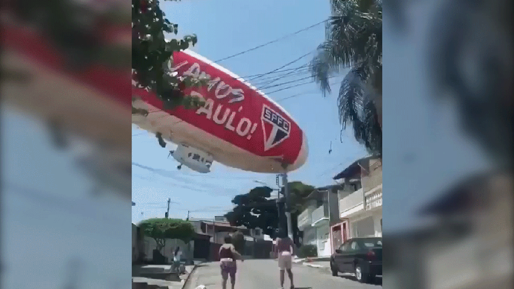 Blimp Crash zu São Paulo virun Match