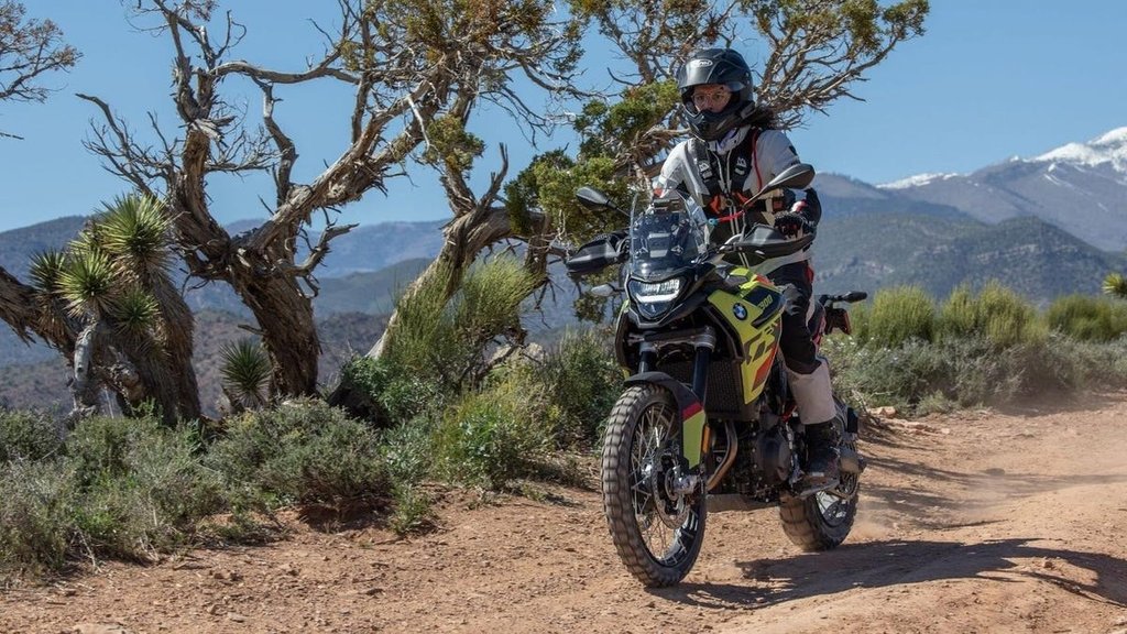 Warum ein Motorradhelm lebensrettend ist