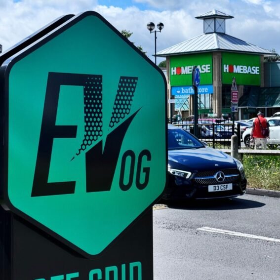 EV-OG lancéiert éischt off-grid EV-Ladestation